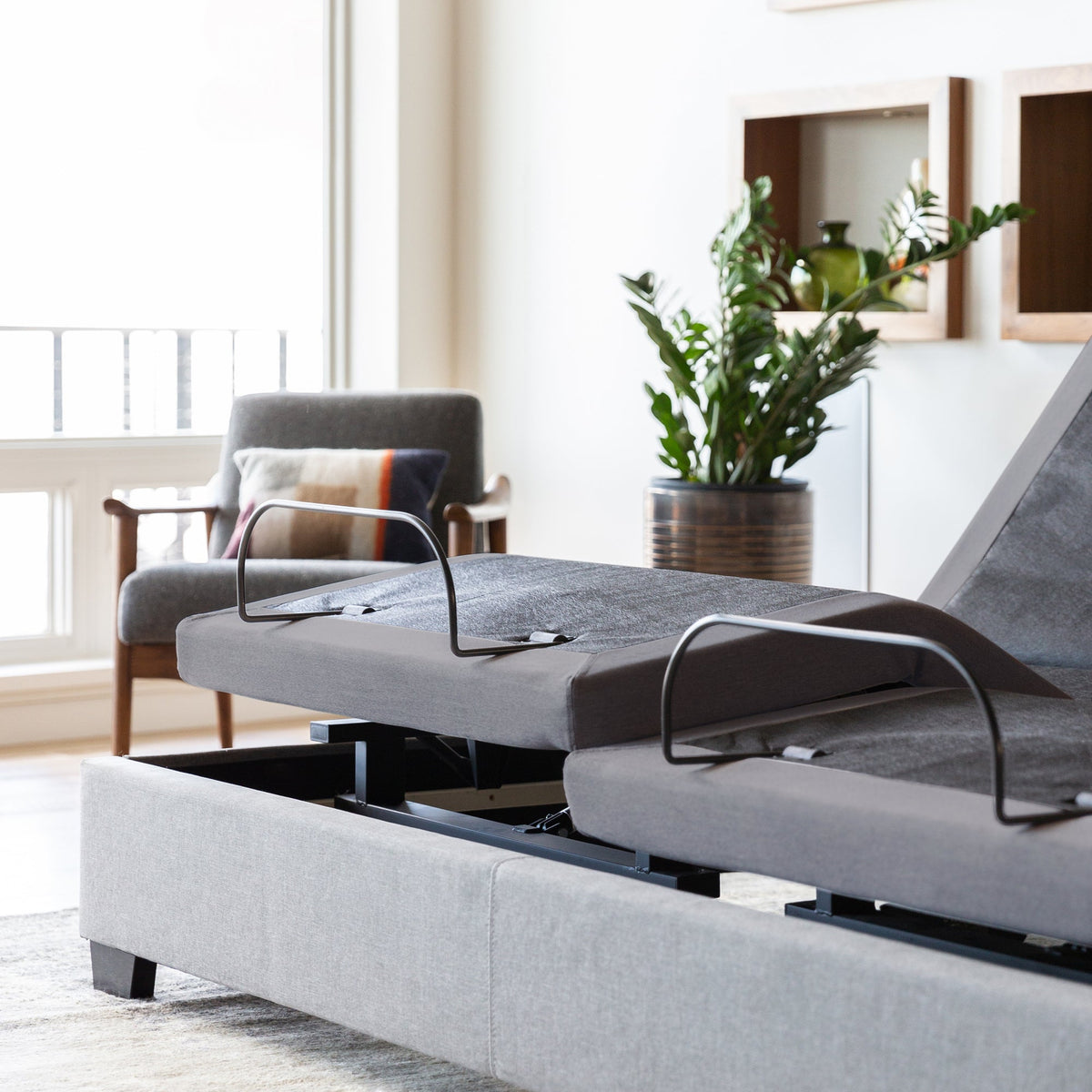 Malouf M555 Smart Adjustable Bed Base by SleepCity – High-quality Adjustable Base for better sleep.