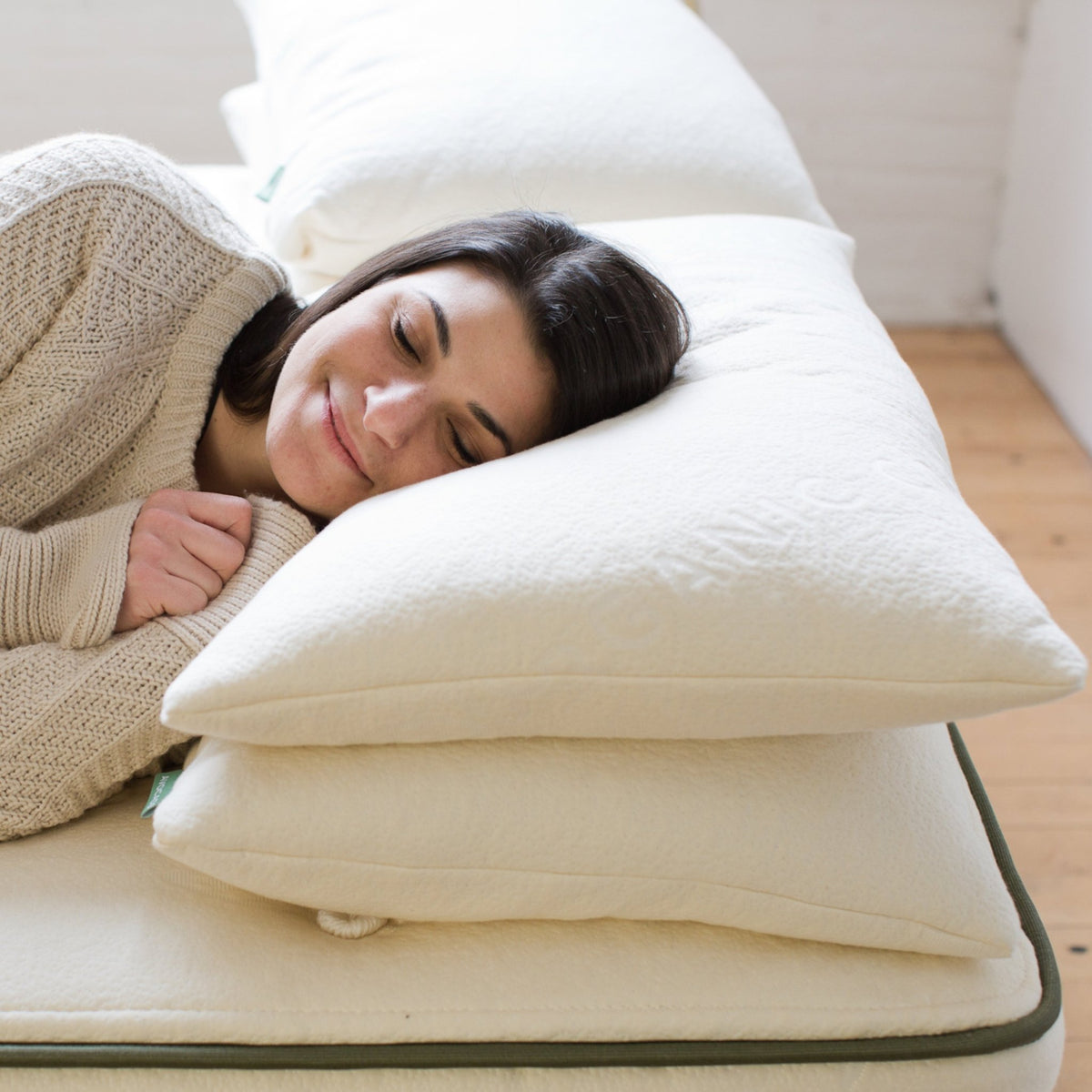 Avocado Green Pillow by SleepCity – High-quality Pillow for better sleep.